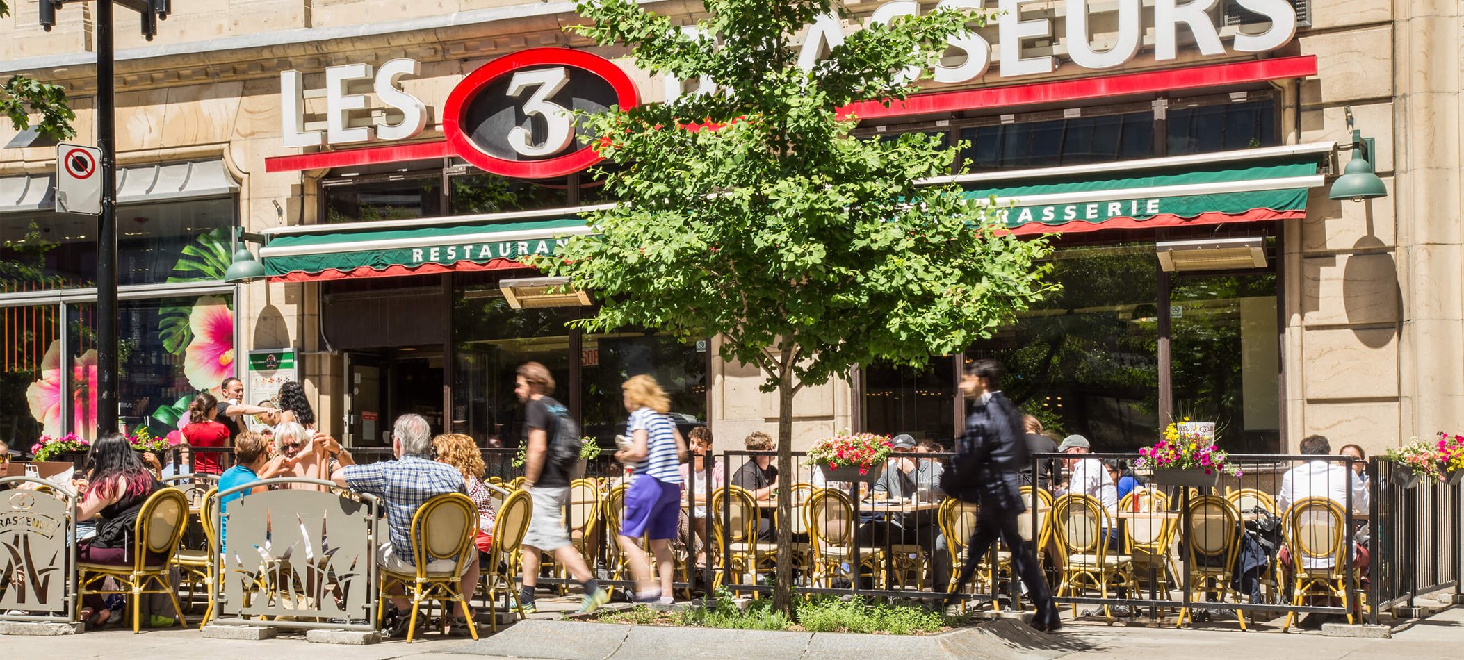 bon bar restaurant dans le quartier Sainte Catherine de Montréal