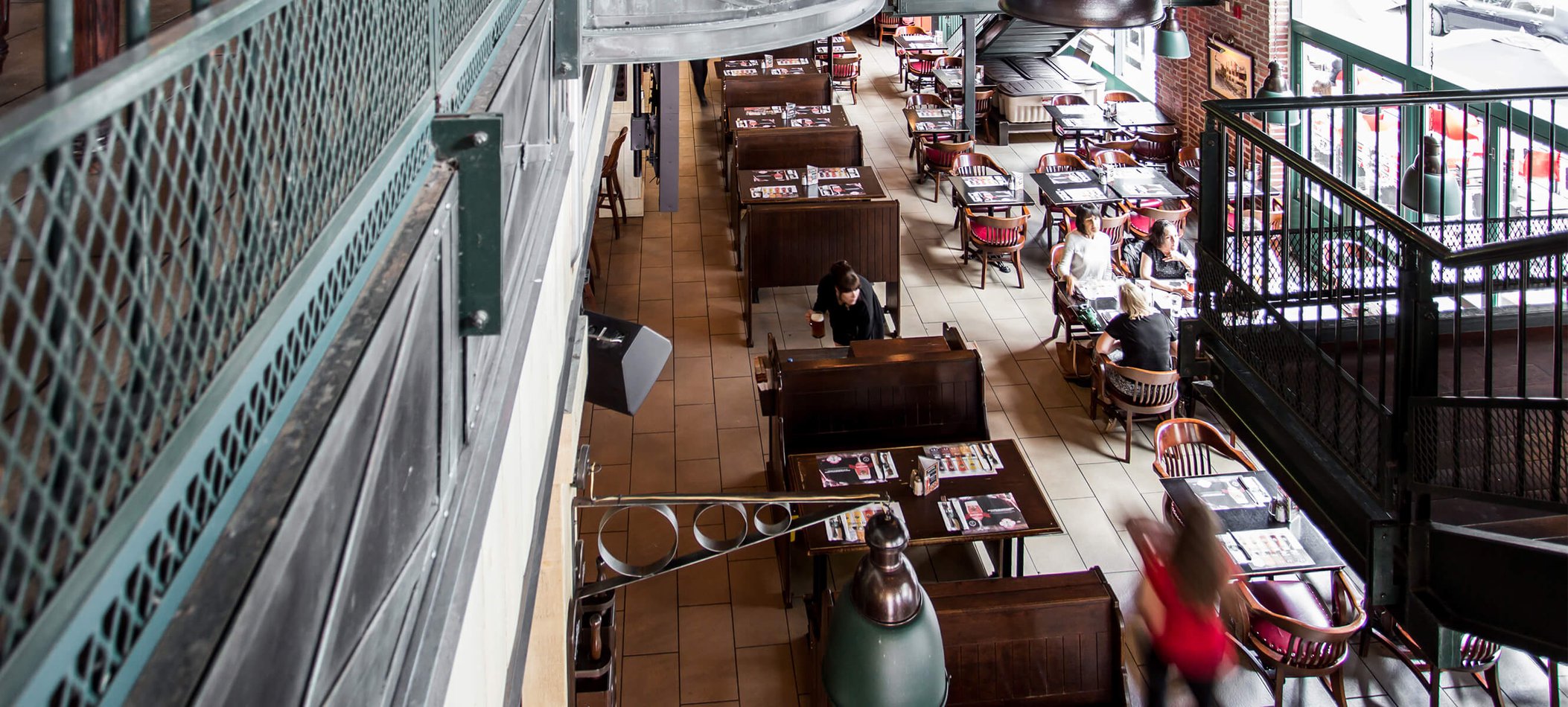 Un bon bar restaurant dans le quartier Sainte Catherine de Montréal