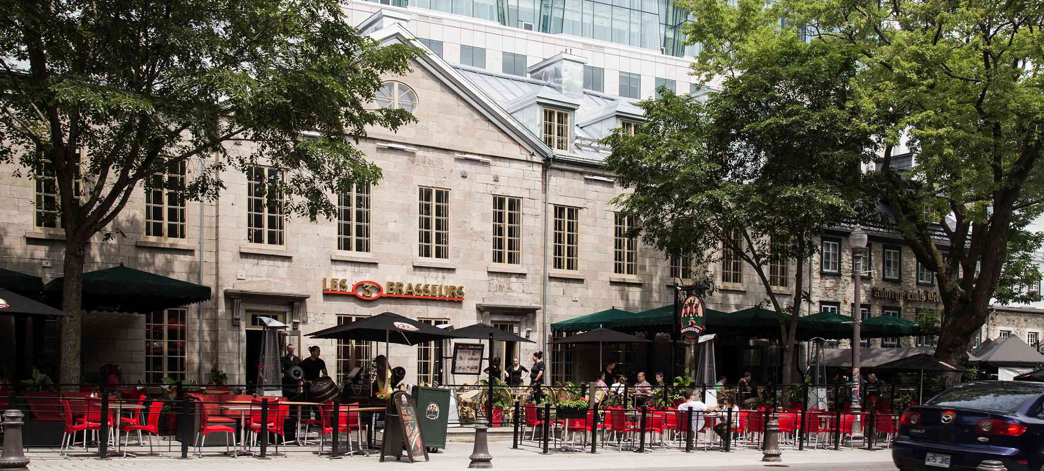 bon bar restaurant sur la Grande Allée, à Québec